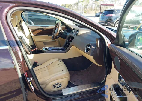 2011 Jaguar Xj z USA, uszkodzony, nr VIN SAJWA1CB4BLV07142